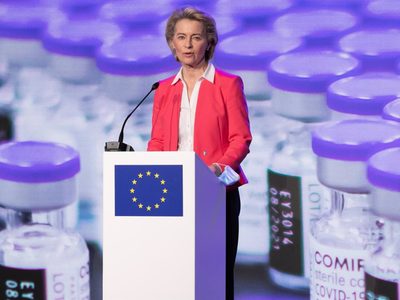 La UE planea renunciar a los derechos de propiedad intelectual de sus vacunas