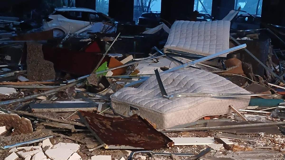 Daños en un hotel de Acapulco tras el paso de "Otis"