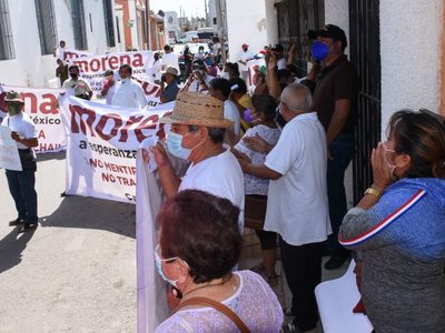 Con plantón en casa de Layda Sansores, morenistas reclaman imposición en Campeche
