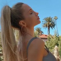 ¡Dura elección! Amanda Lee te da los buenos días y te obliga a elegir entre ella o Anastasiya Kvitko