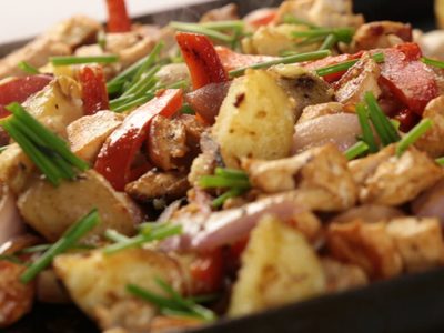 Cero ensalada: 3 formas de cocinar el pollo y ponerle onda a tus platos