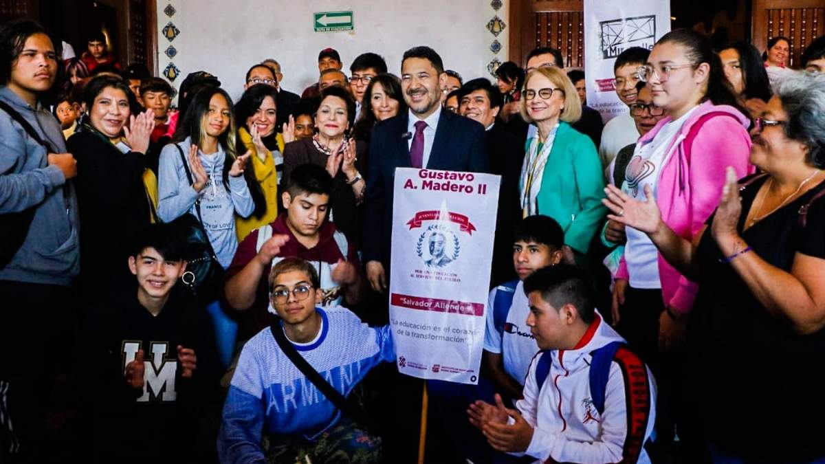 Batres. "Generamos mayores motivaciones y apoyos para que estudien"