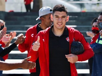 Luego de reportarse con Tigres, Jesús Angulo da positivo a covid-19