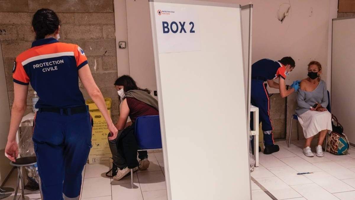 Se incrementó en Francia la asistencia a centros de vacunación tras el anuncio del presidente