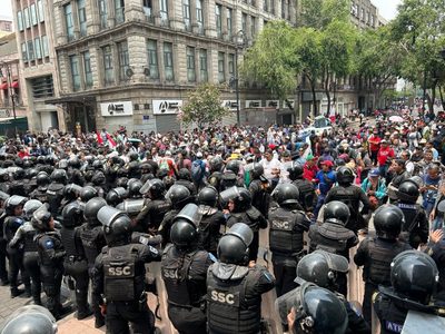 Segob y SEP aseguran tener “disposición al diálogo” ante marcha de la CNTE
