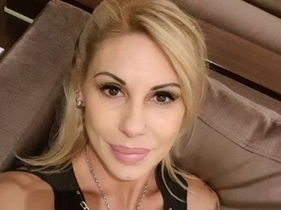 No puede caminar: Mónica Farro sorprendió a sus seguidores al mostrarse en silla de ruedas