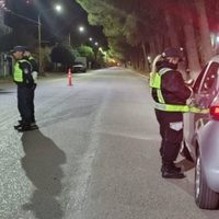 Secuestraron cinco autos en Centenario: uno de los conductores triplicaba el límite permitido de alcohol en sangre