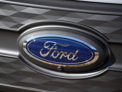Ford retira del mercado más de 238 mil vehículos Explorer