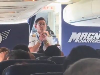 Piloto de Magnicharters secuestra un avión en el AICM tras ser despedido (Video)