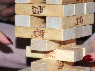 No tires ese jenga al que le faltan piezas: mirá esta increíble decoración "low cost" para tu living