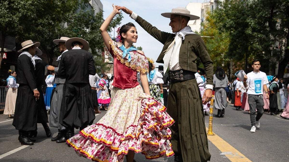Durante el Día de la Tradición se llevan adelante distintas actividades, como presentaciones de Folklore, entre otras. Fuente: (Twitter)
