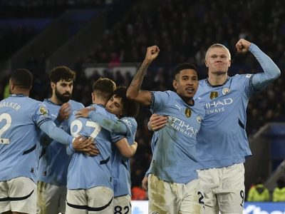 Manchester City logra una victoria crucial sobre Leicester en el partido 500 de Guardiola