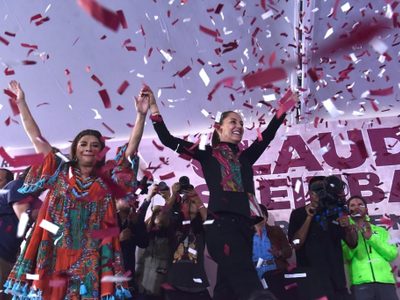 Claudia Sheinbaum pasa apuros para entusiasmar a los presentes en su mitin en Xochimilco