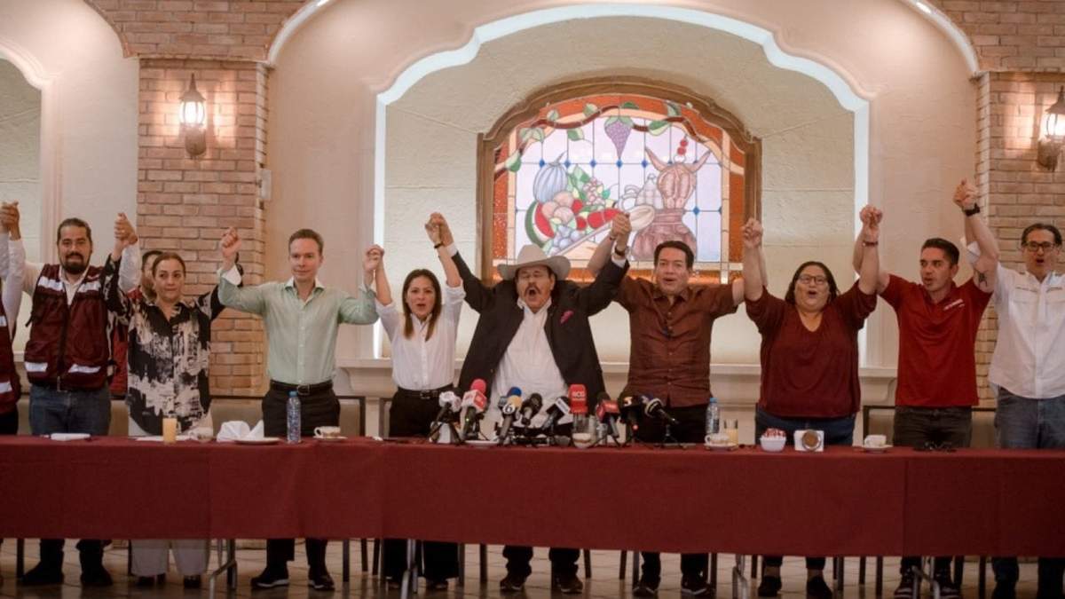 Dirigentes del Verde y Morena con el candidato a la guberntura