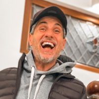 A poco de la llegada de su nieta, el Chato Prada se mostró orgulloso por un gran logro de su hija