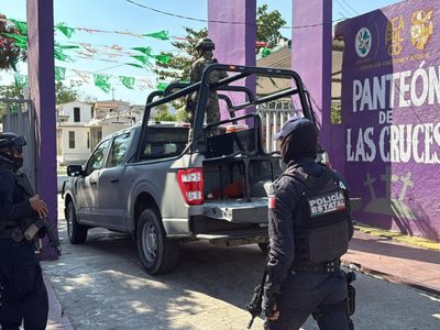 En pleno Día de la Santa Cruz, tres albañiles son asesinados en un panteón de Acapulco