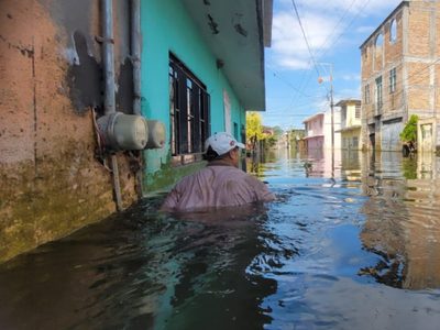 A tres semanas del paso del huracán John, la mitad de Tixtla sigue inundada