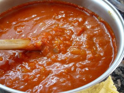 ANMAT sugiere no consumir una reconocida marca de puré de tomate