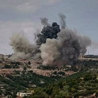 Israel bombardea sedes de la red financiera de Hezbolá