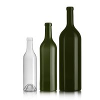 Con las botellas de vino vacías, creá este lindo florero estilo chic, ideal para regalar o decorar tu casa
