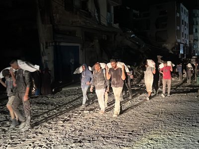 Al menos 65 gazatíes asesinados por el Ejército israelí, varios de ellos cerca a centros de ayuda
