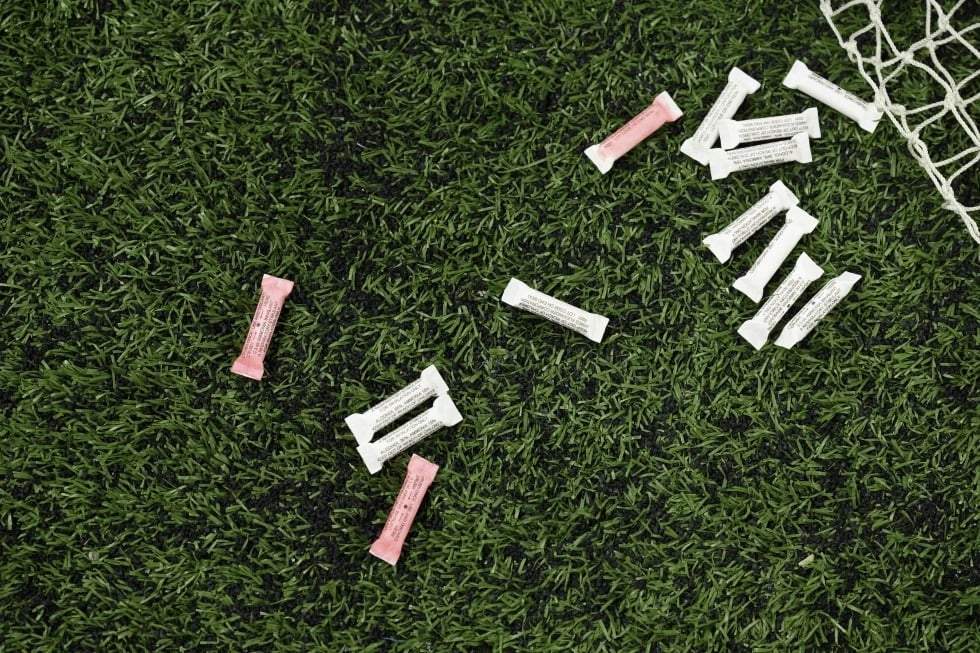 Sales aromáticas en la banda durante un partido de fútbol americano de la NFL entre los Indianapolis Colts y los Pittsburgh Steelers, el 16 de diciembre de 2023, en Indianápolis.