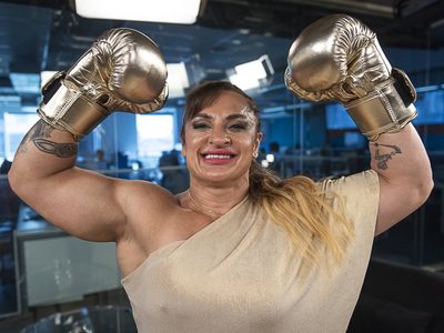 Con solo 1 palo de escoba: la rutina de ejercicios de la Locomotora Oliveras perfecta para tonificar piernas y glúteos