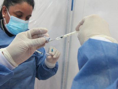 Vacuna coronavirus: Salud otorgará turnos a través de mensajes de WhatsApp