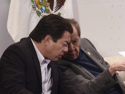 Muñoz Ledo dice que Mario Delgado está acorralado por la justicia y muestra resolución del TEPJF