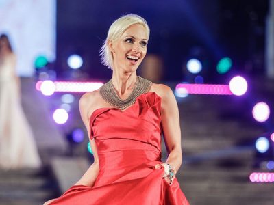 A sus 47 años, el increíble look de Ingrid Grudke para el concurso de fisicoculturismo en Europa
