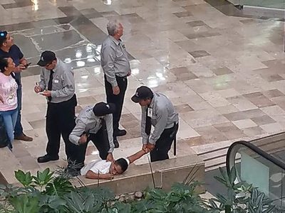 Atraca a mujer, lo detienen y muere infartado en Plaza Américas