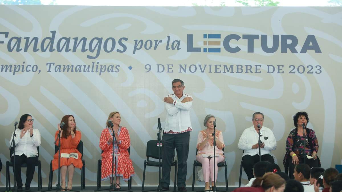 Leer para fortalecer la transformación, pide Américo a estudiantes