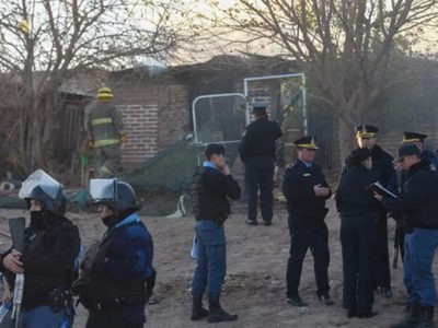 Vecinos de la Toma 7 de Mayo incendiaron la vivienda del adolescente señalado como presunto ladrón