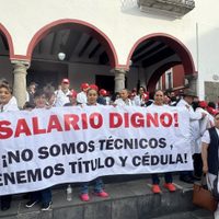 “IMSS-Bienestar, fracaso nacional”, gritan trabajadores de Salud de Puebla; denuncian colapso