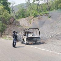 Cinco policías son emboscados y calcinados en una patrulla en Chiapas