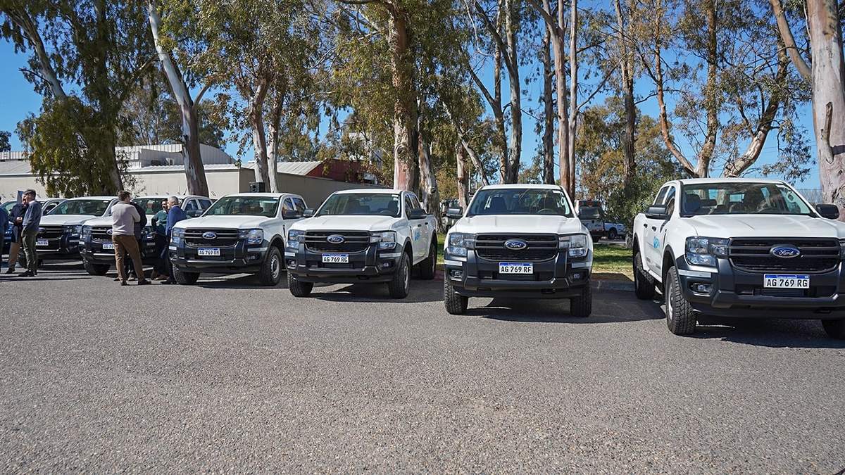 Las nuevas camionetas del BPN. Fuente: (Neuquén Informa)