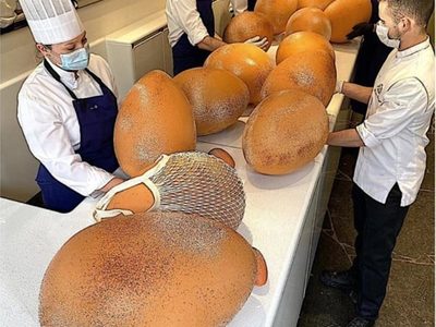El mejor pastelero del mundo llevó huevos de chocolate a personal sanitario