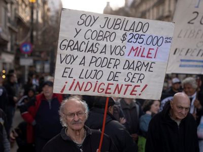 Milei veta ley que aumenta jubilaciones y pensiones; la oposición insistirá en el Congreso