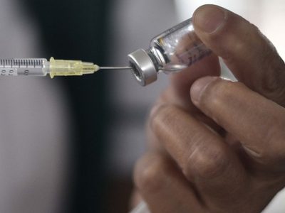 INAI ordena a Cofepris publicar aprobación de vacuna Sinovac