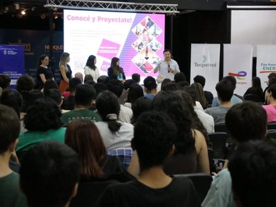 El Ministerio de Educación realizó una jornada educativa con empresas de Vaca Muerta