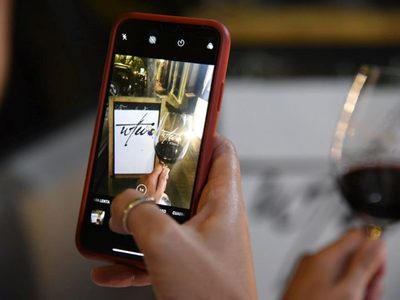 Nueva fiesta del vino: tres horas de brindis, música y arte