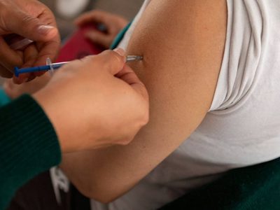 Personas con obesidad que se recuperaron del covid están mejor protegidas contra el virus: estudio