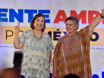 Xóchitl Gálvez propone en Foro del Frente mantener “con ajustes” programas sociales de AMLO