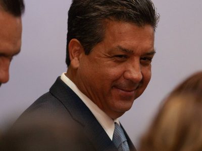 Juez ratifica bloqueo de cuentas ligadas a familia del exgobernador García Cabeza de Vaca