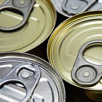 Si tenés latas de picadillo vacías, guardalas y hacé estas divinas velas para vender y ganar unos pesos