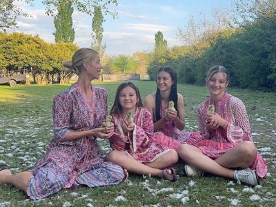 Listas para el finde: la propuesta urbana de Nicole Neumann y sus hijas con estos outfits