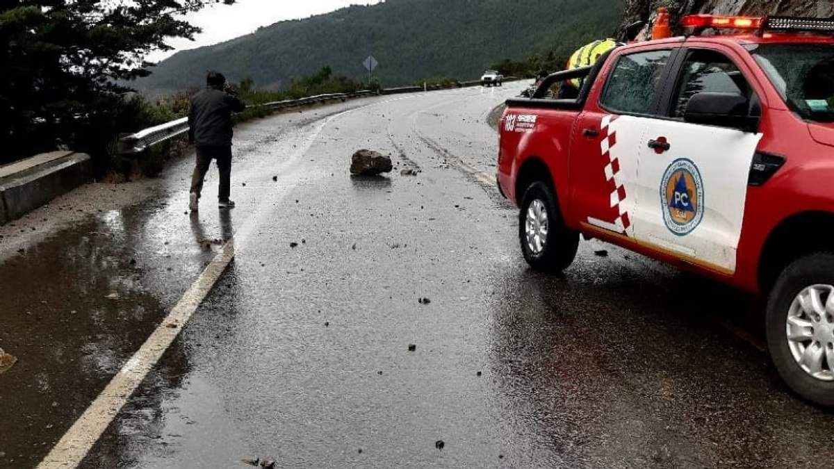 Desprendimiento de piedras en San Martín de los Andes. Fuente: (Twitter)