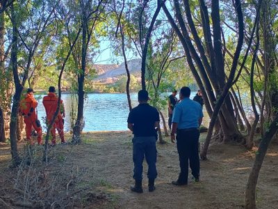 Hallaron un cuerpo en el río Neuquén con similares características al las del hombre que se tiró y no salió más
