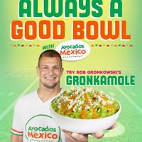 Rob Gronkowski, leyenda de la NFL, promueve consumo de aguacate mexicano para el Super Bowl