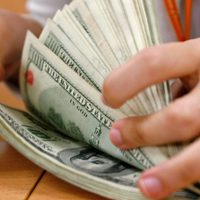 Sigue subiendo el dólar blue y ya está a $136